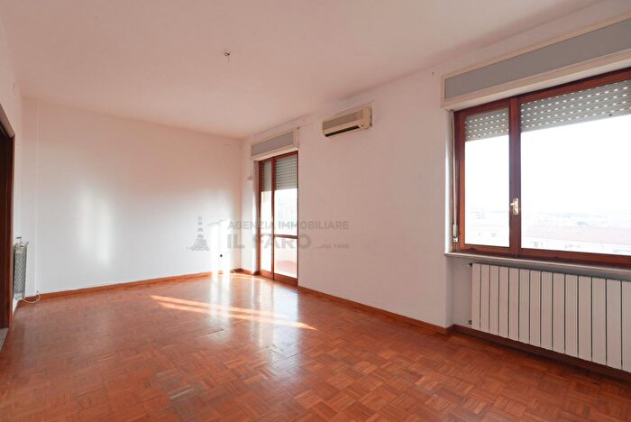 Appartamento trilocale in vendita in Via Giacomo Leopardi, La Maddalena