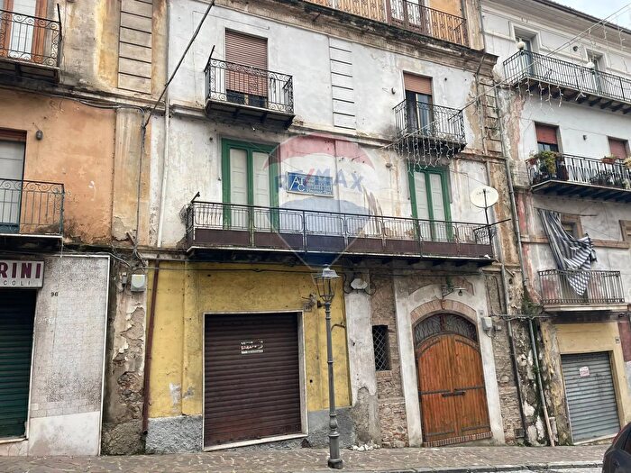 Casa bilocale in vendita in Via Roma, CoriglianoRossano