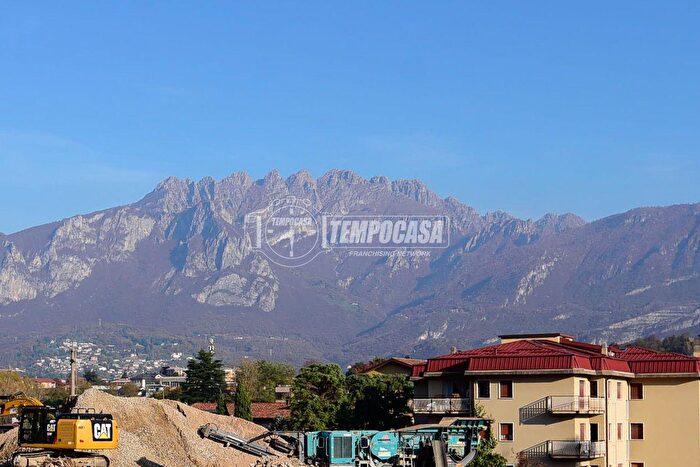 Appartamento bilocale in vendita in Viale Promessi Sposi, Valmadrera