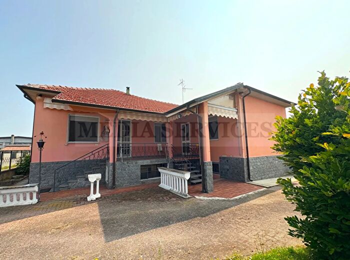 Casa quadrilocale in vendita in Via Giuseppe Mazzini N°, Tromello