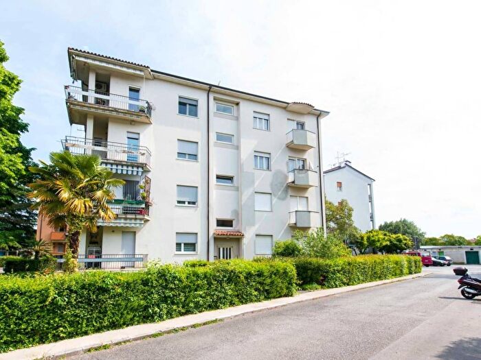 Appartamento con 6 locali in affitto in VIA PAUSBIO, Centro, Gorizia