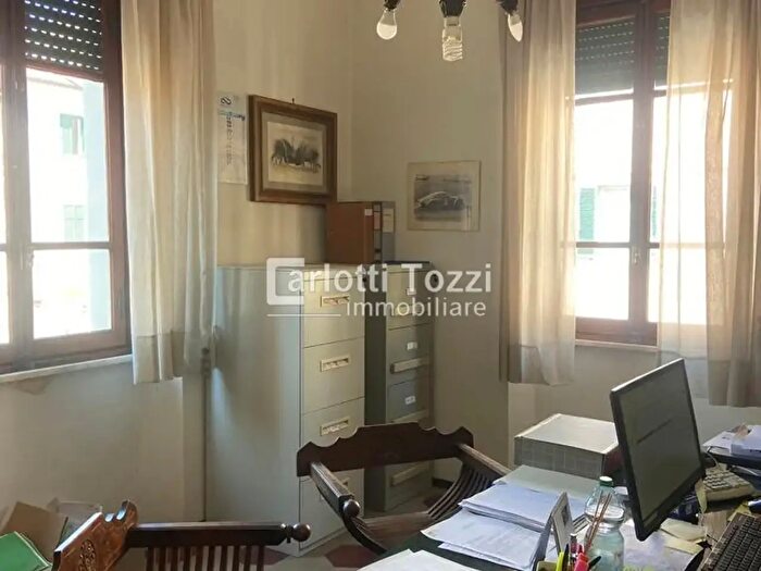 Appartamento con 6 locali in vendita in Via Tripoli, Grosseto