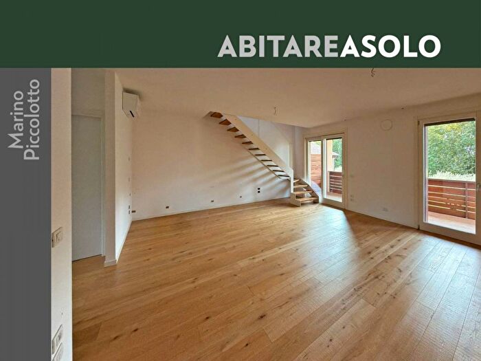 Appartamento con 5 locali in affitto in Via Foresto Vecchio, Centro, Asolo