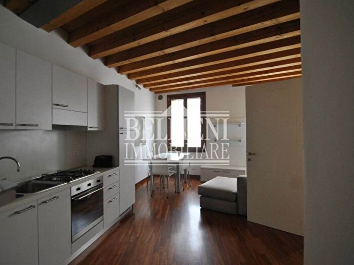 Appartamento bilocale in affitto in Contra San Domenico, Centro Storico, Vicenza