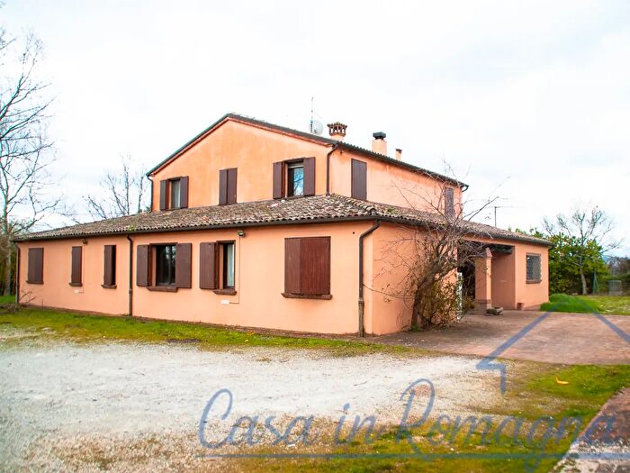 Casa con 6 locali in vendita in Via Cucco, Roncofreddo