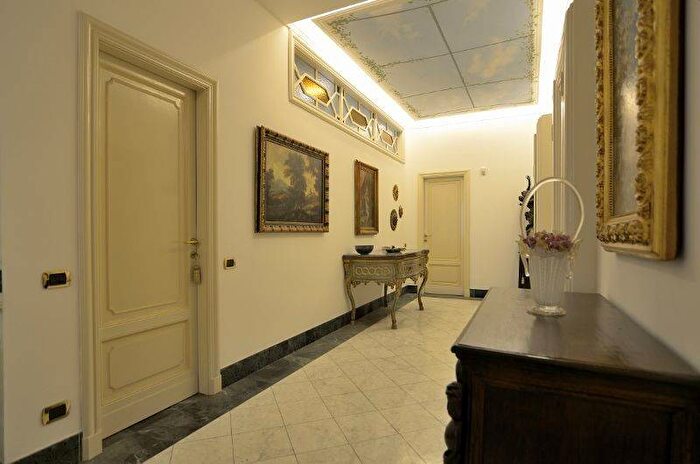 Appartamento trilocale in affitto in Via Monte Nero, Montenero, Milano