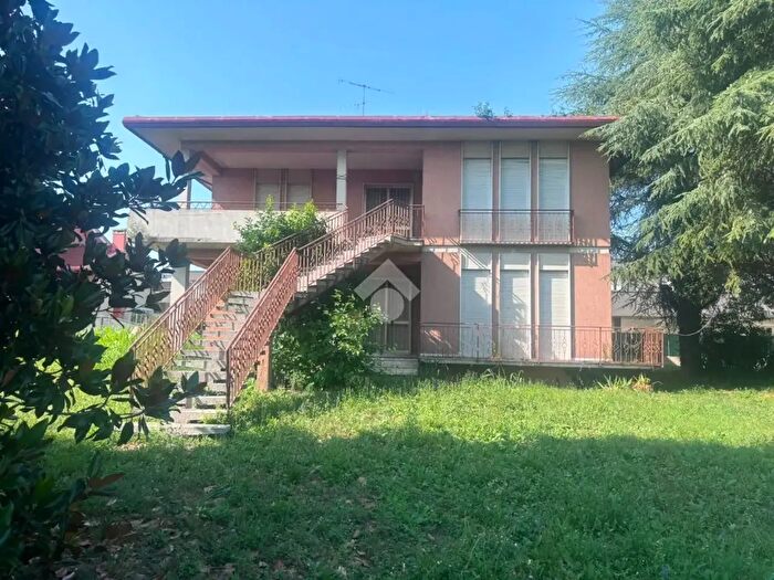 Casa con 8 locali in vendita in Via S Polo, Sant'Angelo Di Piove Di Sacco