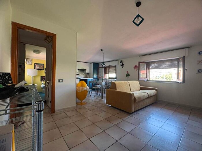 Appartamento trilocale in affitto in Via Alberto Bedarida, Catanzaro Lido, Catanzaro