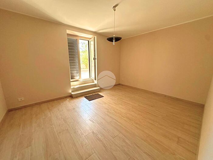 Appartamento con 5 locali in affitto in Via Artemio Franchi, Caserta