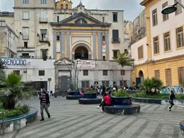 Appartamento monolocale in affitto in Piazza Montecalvario, Napoli