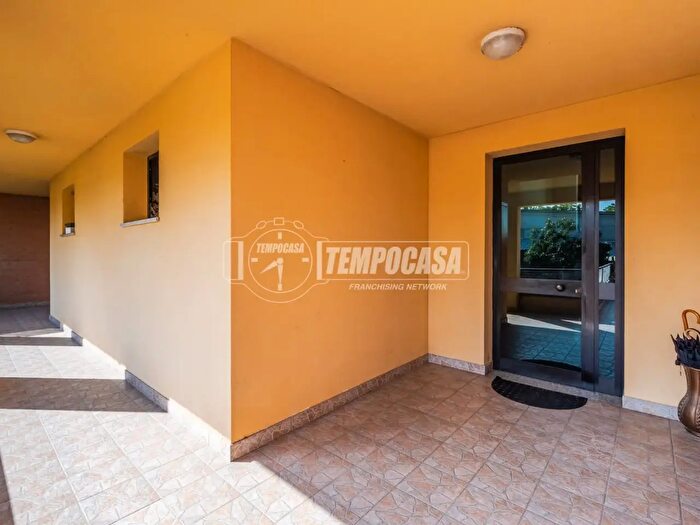 Appartamento trilocale in vendita in Via Sant'Anna, San Cesario Sul Panaro
