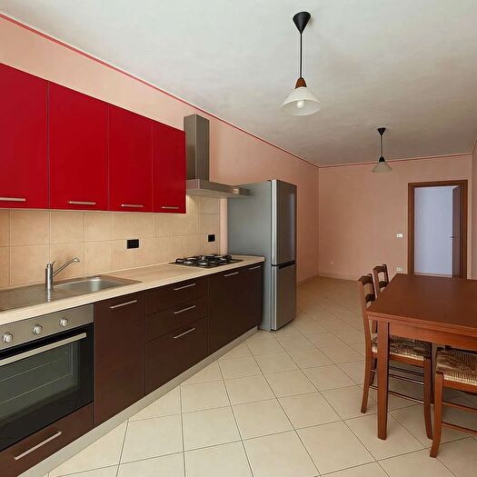 Appartamento quadrilocale in vendita in Via Monina, Gualdo Tadino