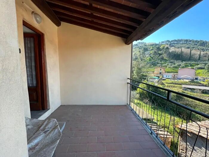 Casa con 6 locali in vendita in Capannori