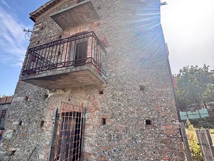 Appartamento con 5 locali in vendita in Via Atera Snc, Castrolibero