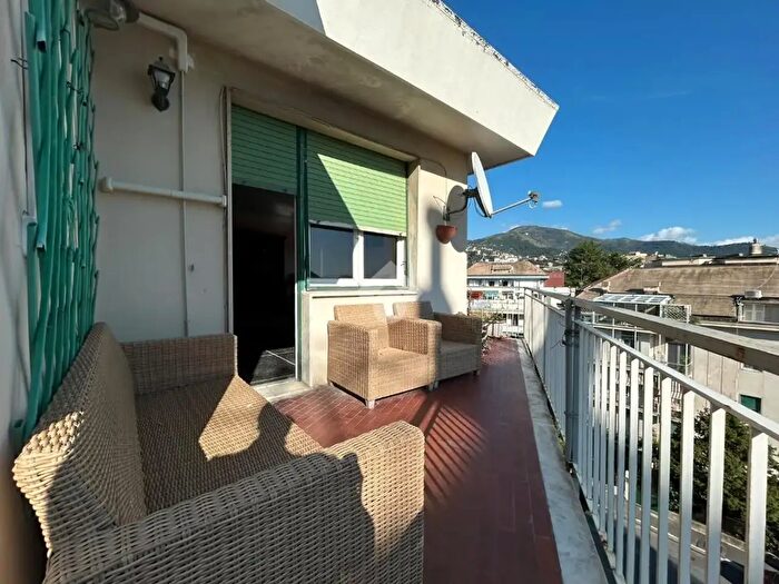 Appartamento quadrilocale in affitto in Via Angelo Orsini, Genova