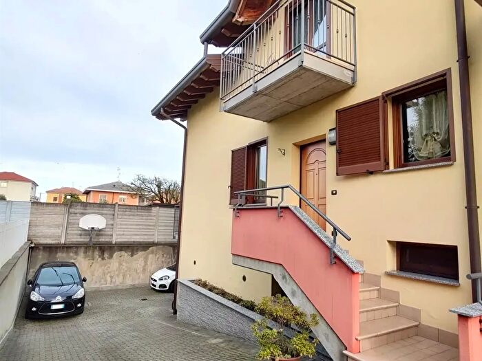 Casa quadrilocale in vendita in Cassano Magnago