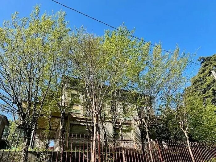 Casa con 9 locali in vendita in Via Fiume, Inverigo