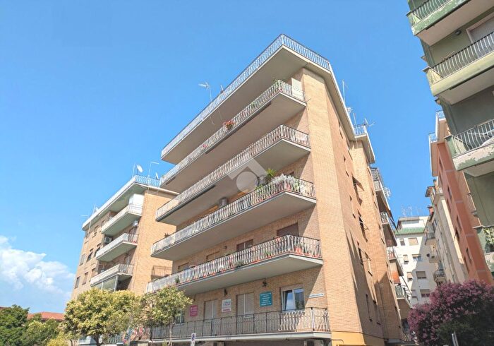 Appartamento quadrilocale in vendita in Via S Francesco dAssisi, Ciampino