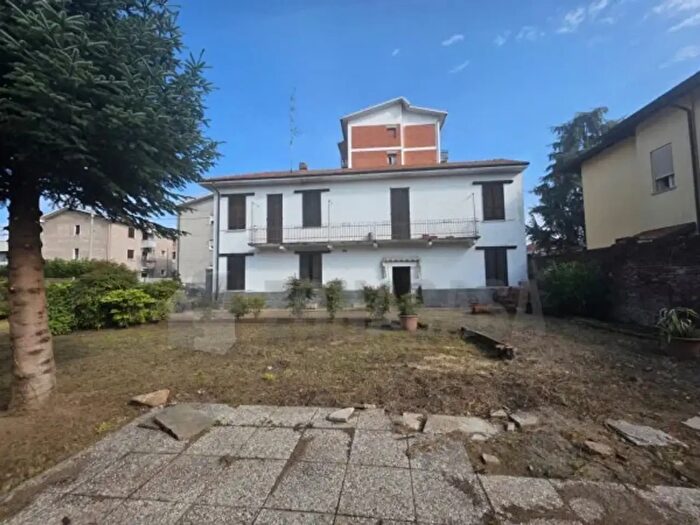 Casa con 5 locali in vendita in Via Statuto, Gallarate