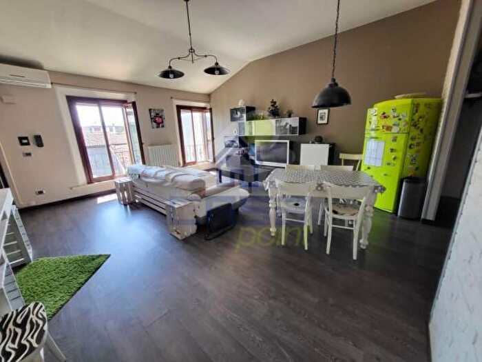 Appartamento con 5 locali in vendita in Via Marconi, Luzzara