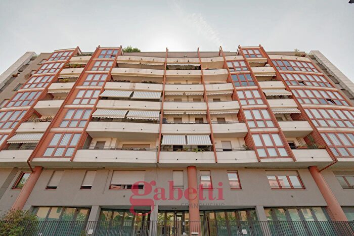 Appartamento trilocale in vendita in Via Leopoldo Pollak, Milano