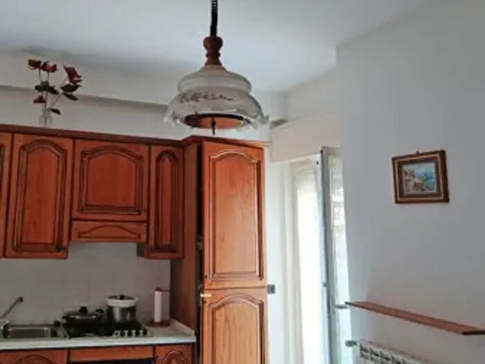 Appartamento trilocale in vendita in Via Alessandro Manzoni, Loano