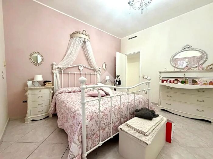 Appartamento trilocale in vendita in Vico Grotta Mastrodatti, Napoli