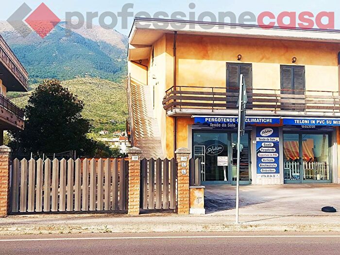Appartamento quadrilocale in vendita in Via Casilina, Piedimonte San Germano