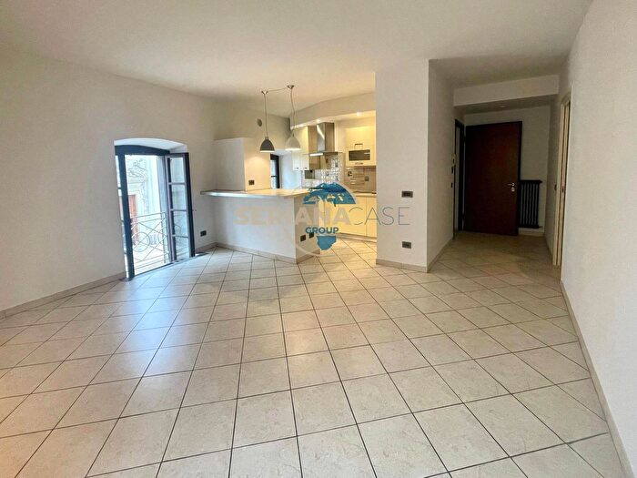 Appartamento trilocale in vendita in Via Fantoni, Alzano Lombardo