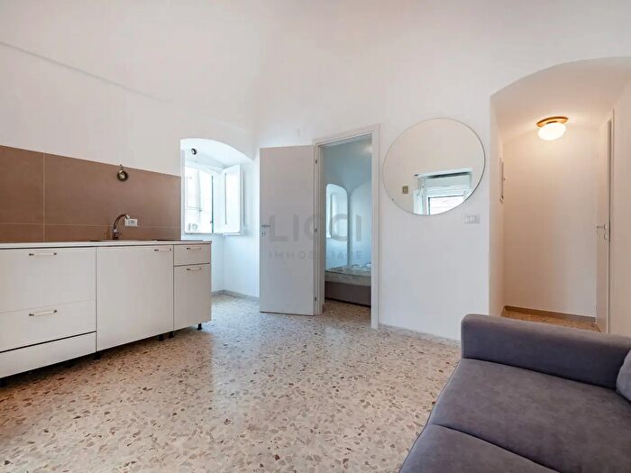 Appartamento trilocale in vendita in Via San Martino, Monopoli