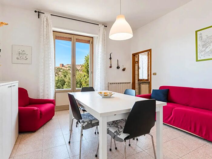 Appartamento con 5 locali in vendita in Siena