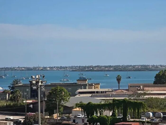 Appartamento quadrilocale in vendita in Via Adda, Siracusa