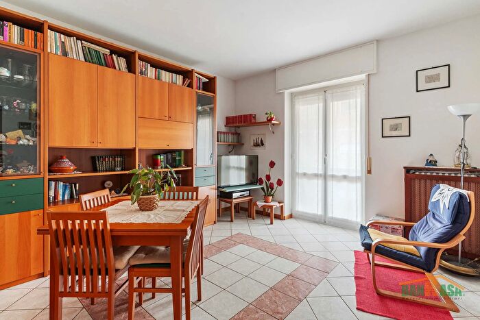 Appartamento trilocale in vendita in Via Archimede, Bresso