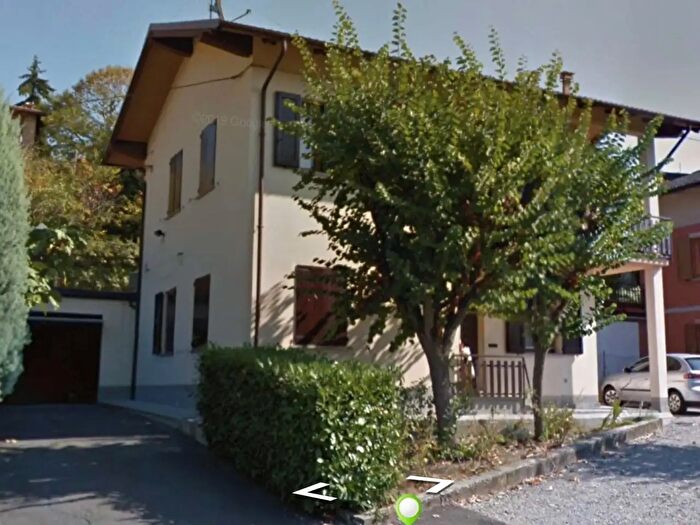 Casa con 8 locali in vendita in Via Lazzaretto, Serramazzoni