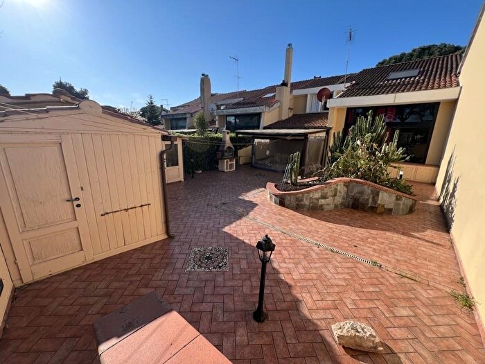 Casa con 7 locali in vendita in Urelia Nord, Cecina