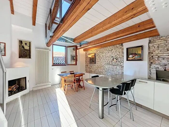 Appartamento trilocale in vendita in Piazza Duca dAosta, Grado