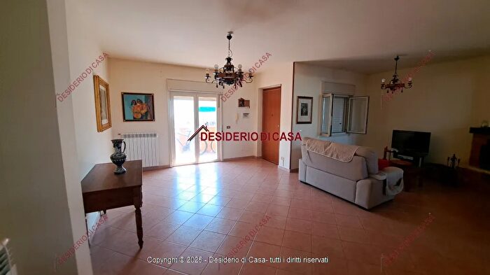 Casa con 9 locali in vendita in Palermo