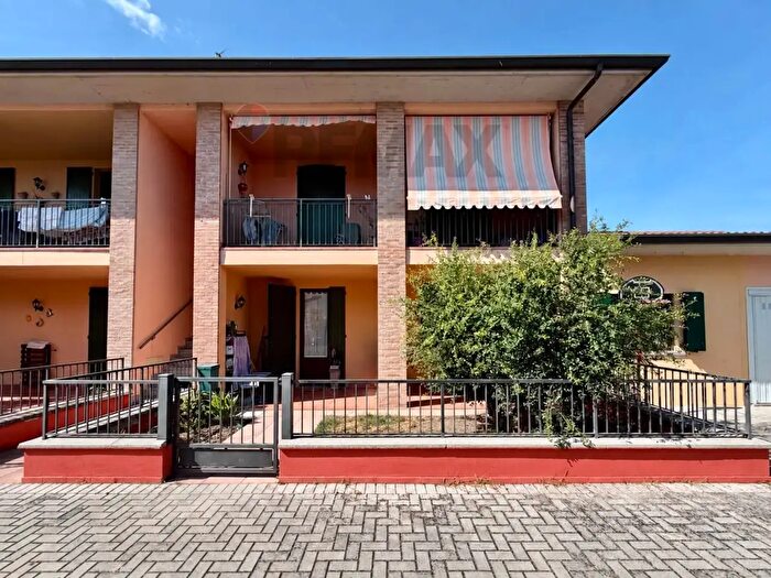 Appartamento trilocale in vendita in Martignana Di Po