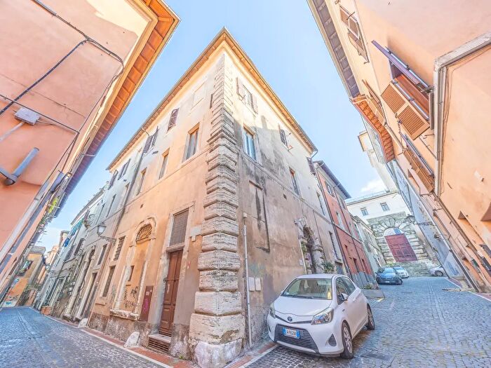 Appartamento trilocale in vendita in Via Fabio E Raffaello Giovagnoli, Monterotondo