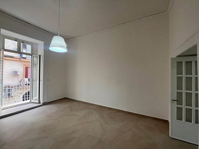 Appartamento bilocale in affitto in Via Camillo Porzio, Arenaccia, Napoli