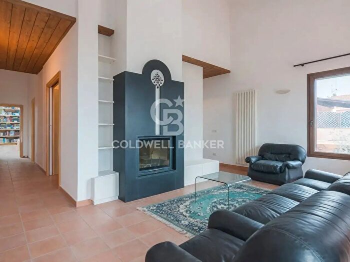 Appartamento trilocale in vendita in Via Serra di Sotto, Montefiore Conca