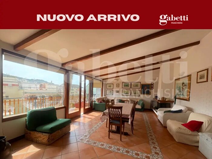 Appartamento quadrilocale in vendita in Via Belluno, Gaeta