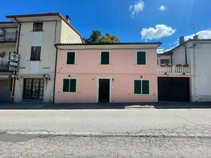 Casa con 8 locali in vendita in Via Serra di Sotto, Pennabilli