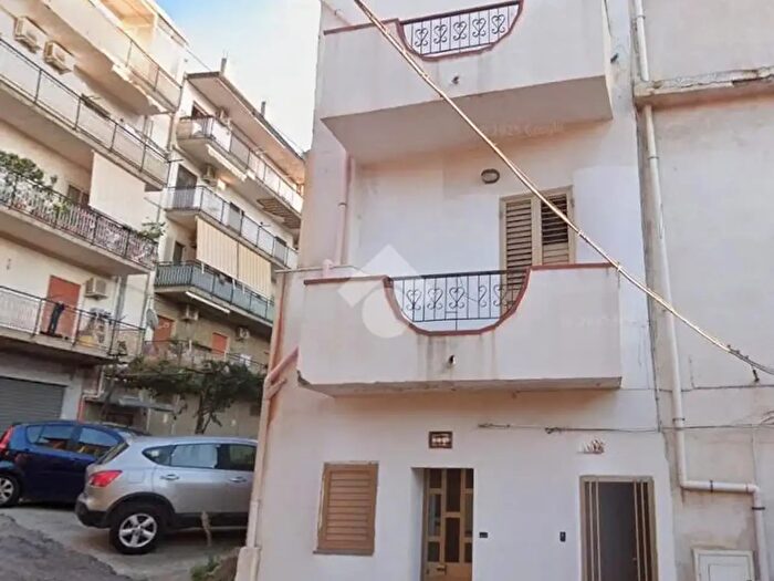 Casa quadrilocale in vendita in Diramazione De Domenico, Reggio di Calabria