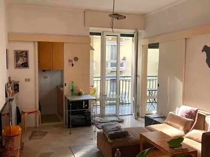 Appartamento trilocale in affitto in Via Bronzino, Milano