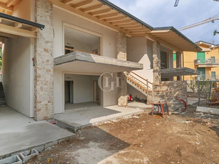 Appartamento trilocale in vendita in Garda