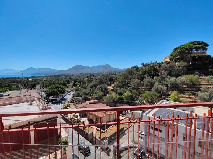 Appartamento con 7 locali in vendita in Via Alcide De Gasperi, Bagheria