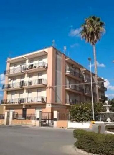 Appartamento in vendita in Piazza Lucio Bonanno Colonna, Floridia