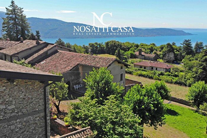 Casa con 17 locali in vendita in Via Liano, Gargnano