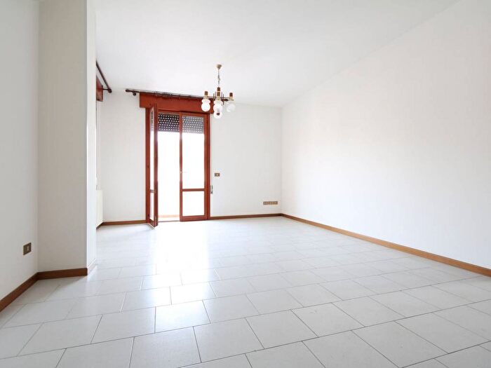 Appartamento con 6 locali in affitto in Via delle Casermette, San Pio X, Vicenza